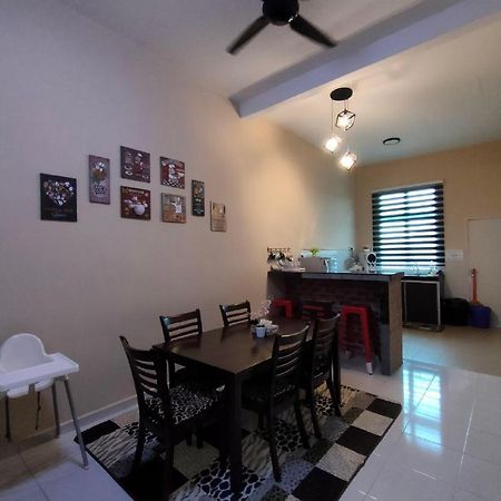D'Q Putra Homestay Melaka Екстер'єр фото