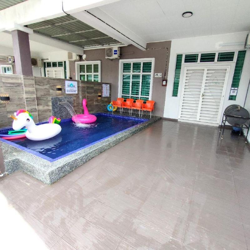 D'Q Putra Homestay Melaka Екстер'єр фото